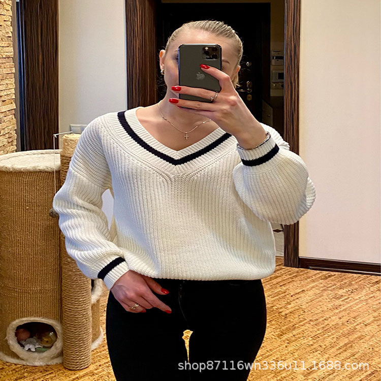 Dulcira | Women Oversized Knit Sweater with V-Neck and Striped Sleeves