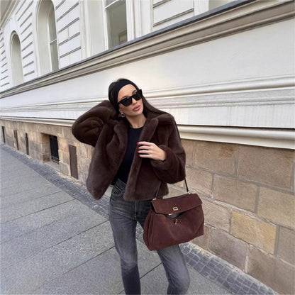 Women's Stylish Short Jacket made of Fluffy Faux Fur
