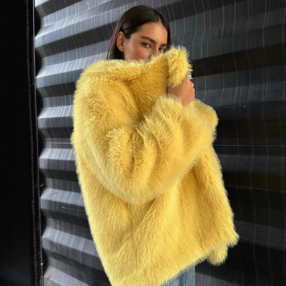 Women Elegant Faux Fur Jacket with Soft Lining and Voluminous Cut