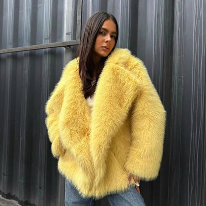 Women Elegant Faux Fur Jacket with Soft Lining and Voluminous Cut