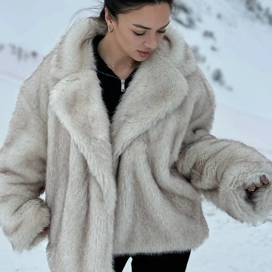 Women's Cozy Fur Jacket in Oversized Style with Wide Lapel