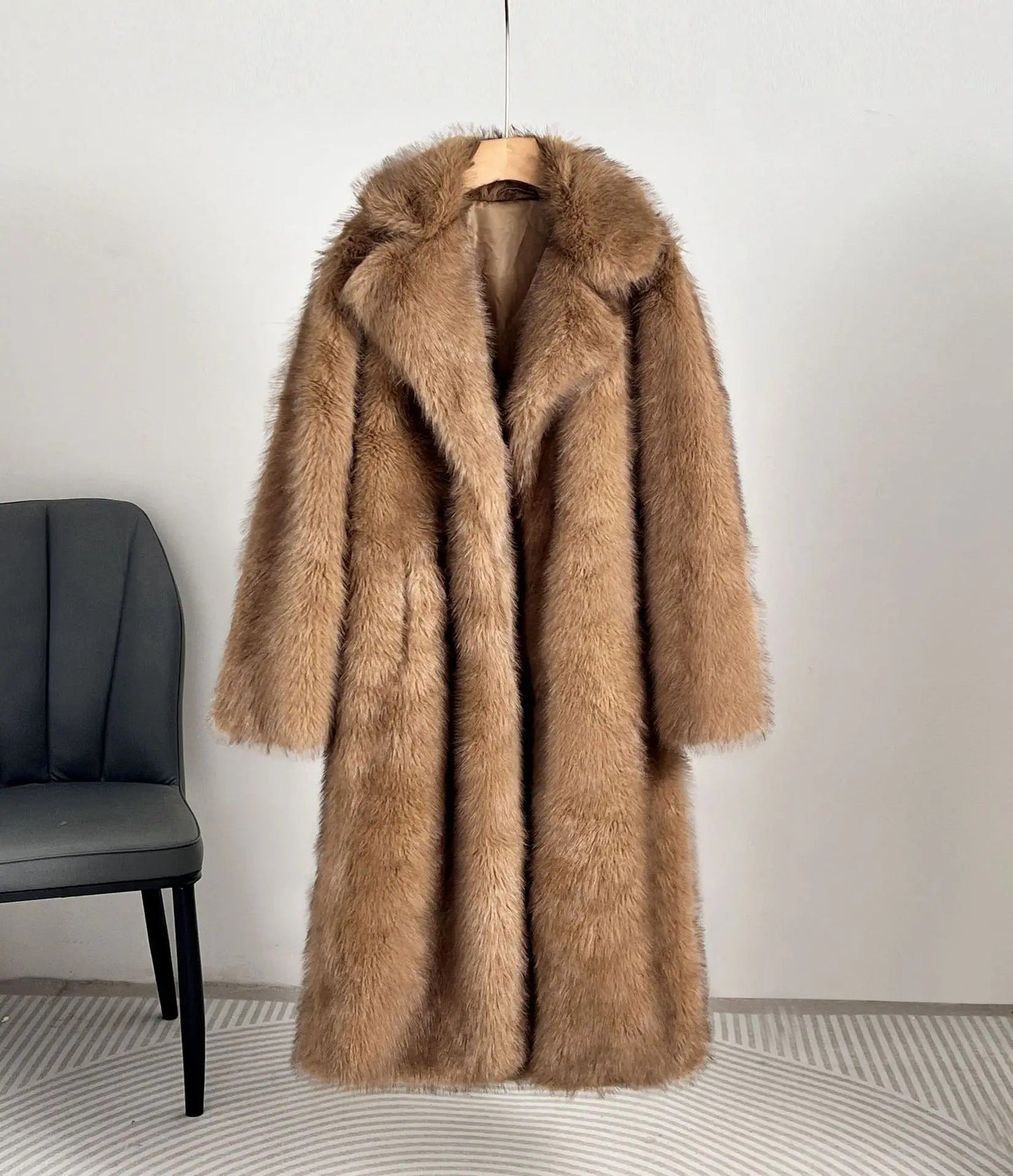 Ladies Elegant Fur Coat with Large Pockets Dulcira