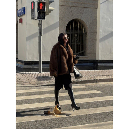 Women's Luxurious Faux Fur Coat with Elegant Cut Dulcira