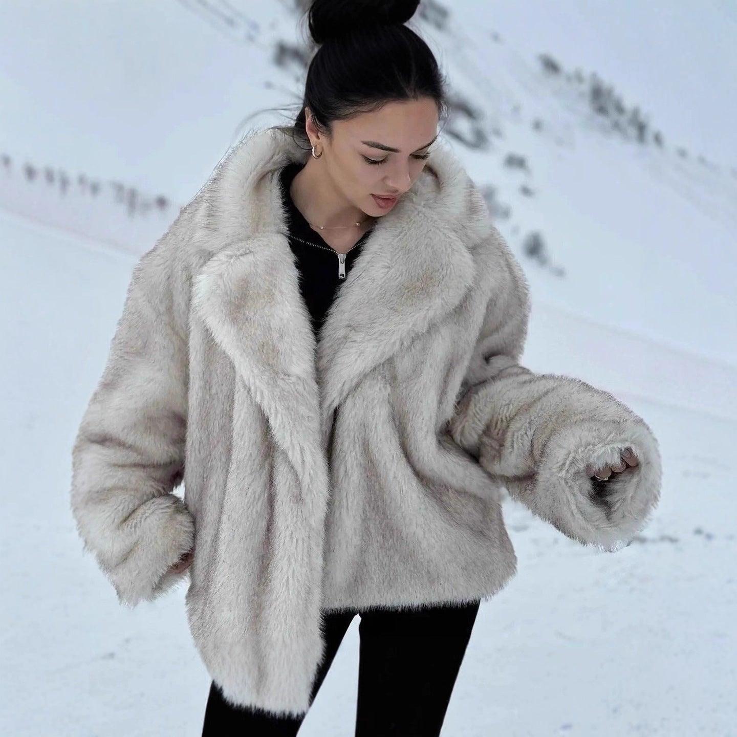 Women's Cozy Fur Jacket in Oversized Style with Wide Lapel